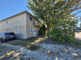 35 Gordon Ave in Essex, ON - Building Photo