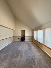 3036 NE Madison Ave in Bend, OR - Building Photo - Building Photo