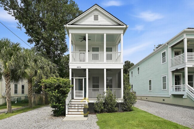property at 4613 Oakwood Ave