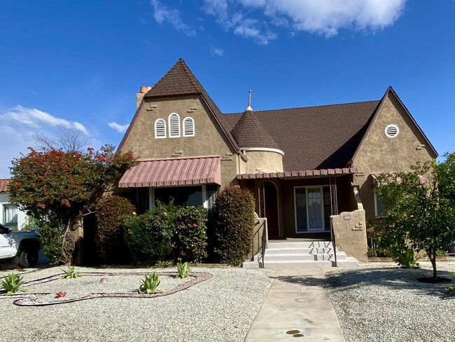 property at 948 N Howard St