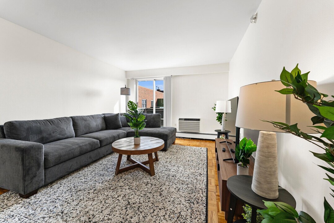 175 Freeman St in Brookline, MA - Building Photo