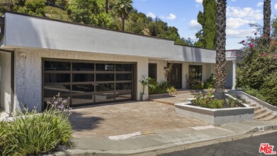 3453 Green Vista Dr in Los Angeles, CA - Building Photo - Building Photo