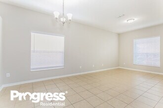 15122 Stonebriar Way in Orlando, FL - Foto de edificio - Building Photo