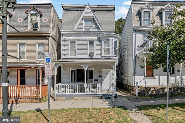 property at 1918 State St