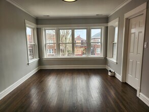 5230 W Deming Pl, Unit 2 in Chicago, IL - Foto de edificio - Building Photo