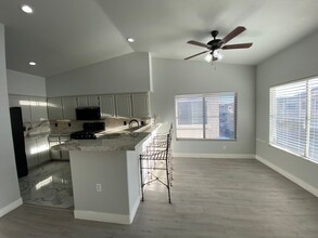 4920 Black Bear Rd in Las Vegas, NV - Building Photo - Building Photo