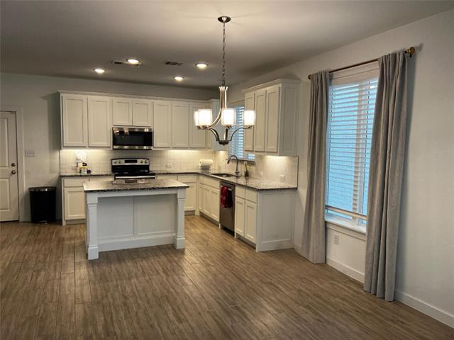 357 Oakbend Dr in Lewisville, TX - Building Photo