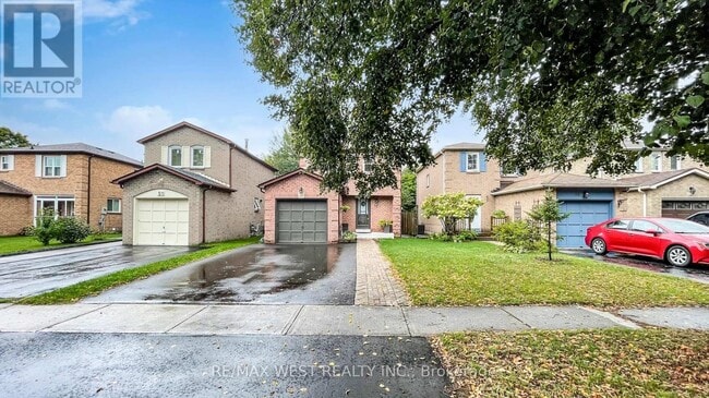 52 Radford Dr in Ajax, ON - Building Photo - Building Photo