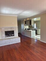 212 N Catalina Ave in Redondo Beach, CA - Building Photo