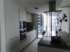 1000 Brickell Plaza, Unit 2301 in Miami, FL - Foto de edificio - Building Photo