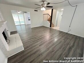 7203 Shadow Ridge in San Antonio, TX - Building Photo - Building Photo