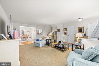 5 Farnham Way in Timonium, MD - Foto de edificio - Building Photo