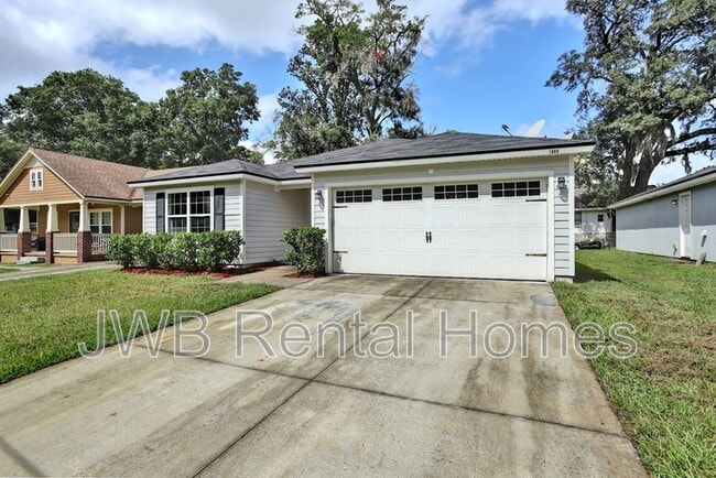 property at 1009 Kenmore St