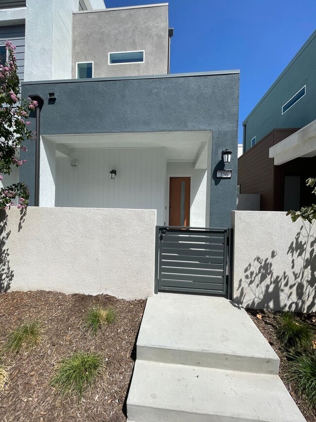 356 Merit in Irvine, CA - Building Photo - Building Photo