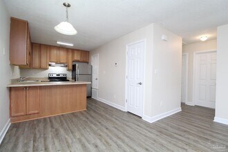6354 W Fairfield Dr in Pensacola, FL - Building Photo - Building Photo