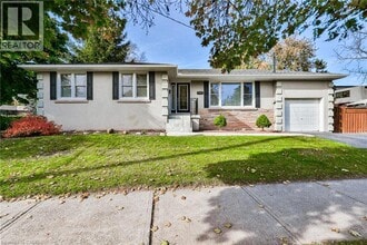 2063 Hixon St in Oakville, ON - Building Photo - Building Photo