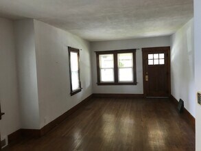 716 Catalpa Dr in Royal Oak, MI - Foto de edificio - Building Photo