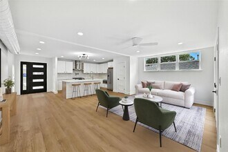 815 Buckingham Pl in Austin, TX - Building Photo - Building Photo