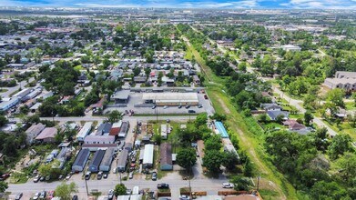 13710 Brownsville St in Houston, TX - Building Photo - Building Photo