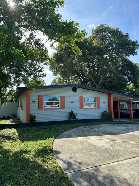 1203 N Saturn Ave in Clearwater, FL - Building Photo