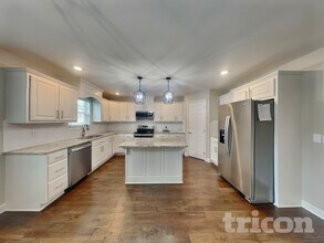 424 Mya Marie Dr in Gallatin, TN - Building Photo - Building Photo