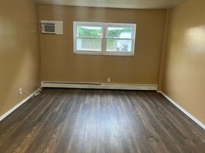 16818 E 1st St in Cleveland, OH - Building Photo - Building Photo