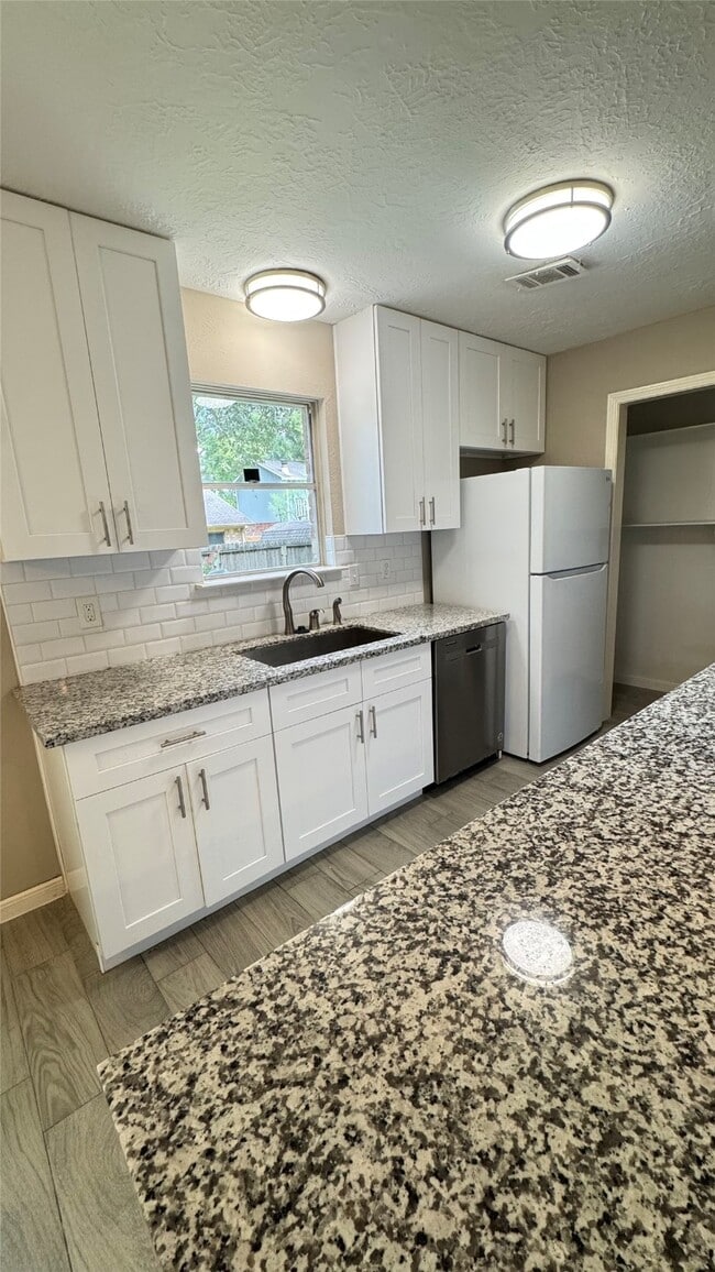 property at 3303 Glen Spring Dr