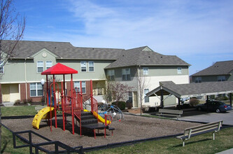 Turtle Hill Townhomes in Kansas City, KS - Building Photo - Building Photo