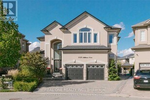 2339 Millstone Dr in Oakville, ON - Building Photo