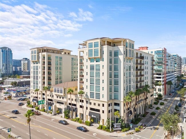 property at 1227 E Madison St