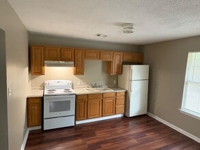 352 Morton Ave in Pass Christian, MS - Building Photo - Building Photo