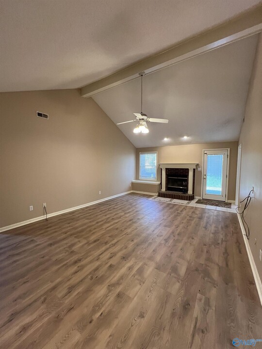 240 Rosecliff Dr in Harvest, AL - Foto de edificio