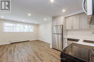 75 Garthdale Ct in Toronto, ON - Building Photo - Building Photo