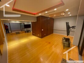 57 Broadlawn Park, Unit 16 in Boston, MA - Building Photo