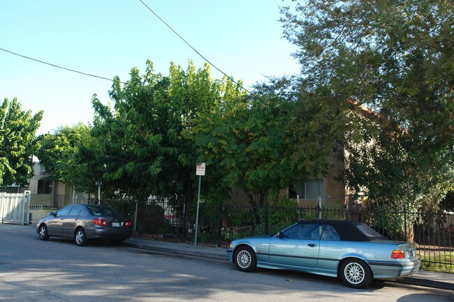 5524 Bonner Ave in North Hollywood, CA - Building Photo - Building Photo