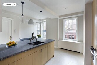 141 E 88th St in New York, NY - Foto de edificio - Building Photo