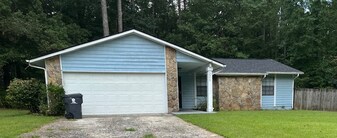 5556 Liberty Rd in Union City, GA - Building Photo