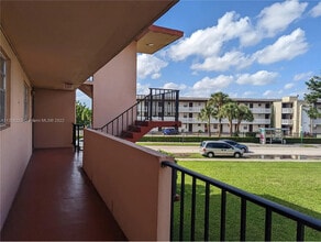 19001 NE 14th Ave in Miami, FL - Building Photo - Building Photo