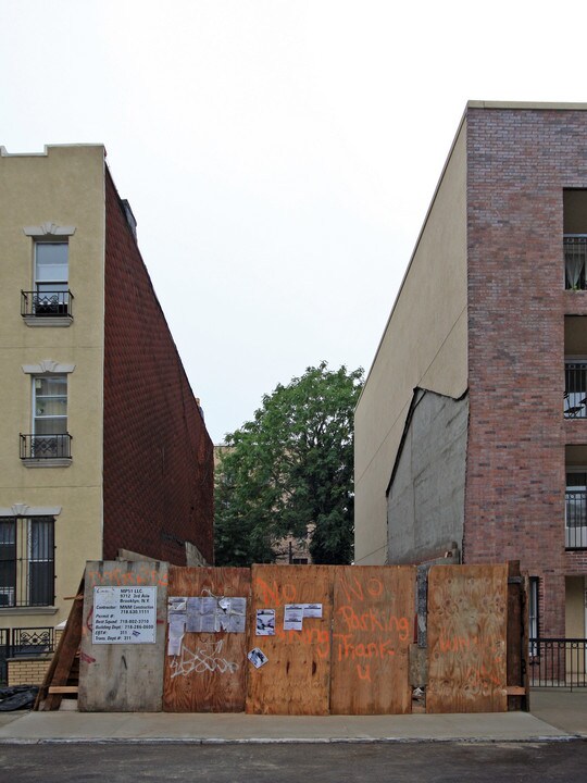 208 21st St in Brooklyn, NY - Building Photo