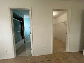 4106 19th St SW in Lehigh Acres, FL - Foto de edificio - Building Photo