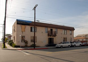 305 W 14th St in San Pedro, CA - Foto de edificio - Building Photo