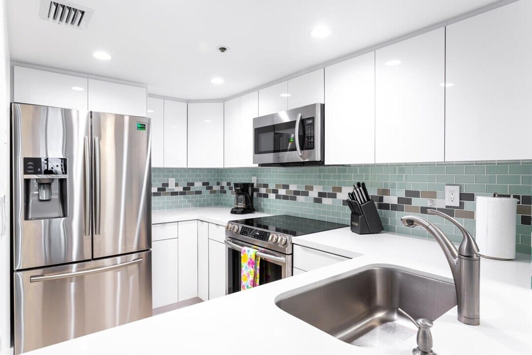 601 Biscayne Blvd in Miami, FL - Building Photo