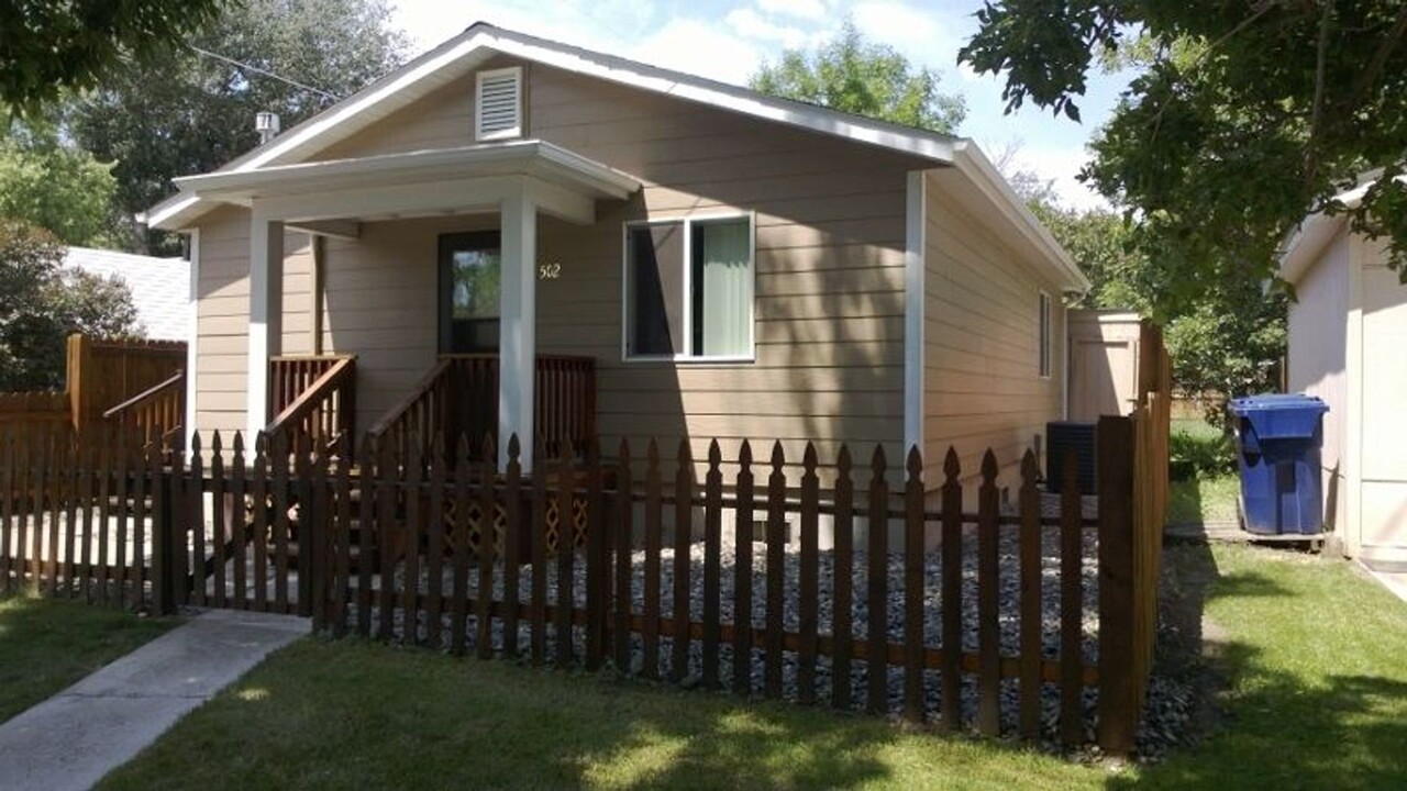 502 W Gallatin St in Livingston, MT - Foto de edificio
