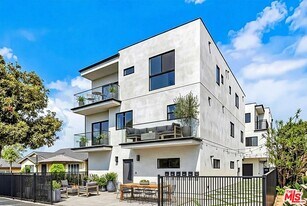 4701 Saturn St in Los Angeles, CA - Building Photo