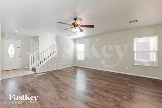 671 Loughton St in Las Vegas, NV - Building Photo - Building Photo