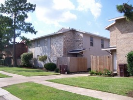 620 Vouray Dr Apartments