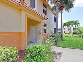15460 Bellamar Cir in Ft. Myers, FL - Building Photo - Building Photo
