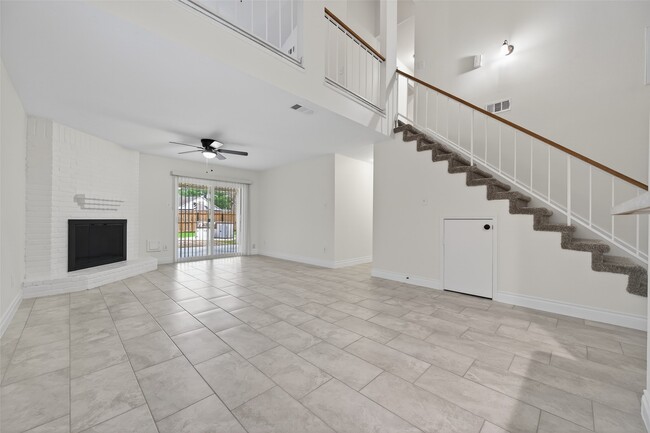 10706 Lazy Meadows Dr