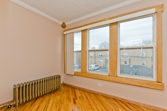 6426 N Troy St in Chicago, IL - Foto de edificio - Building Photo