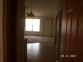 2375 Meadowpoint Dr in Troy, OH - Building Photo - Building Photo